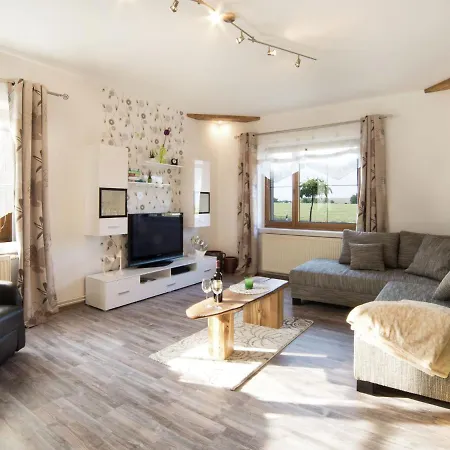 Apartment Spacious With Terrace Zur Forelle