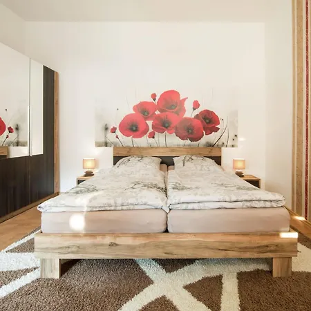 Apartment Spacious With Terrace Zur Forelle