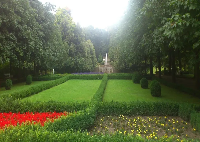 Charming Retreat, 아파트 *